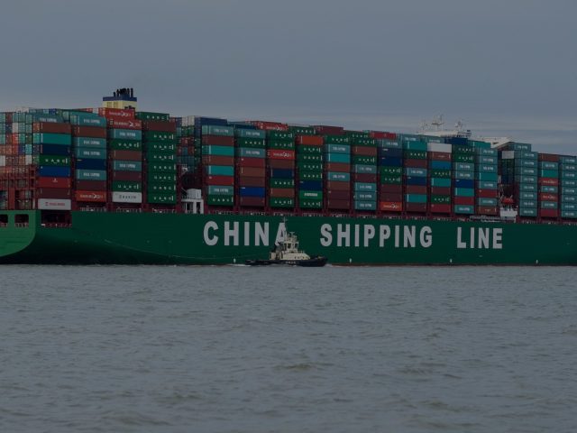 CSCL_Globe_arriving_at_Felixstowe_United_Kingdom-scaled-modified-640x480.jpg